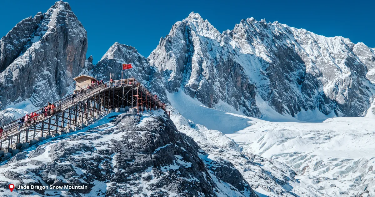 Pemandangan indah Yunnan China - Jade Dragon Snow Mountain